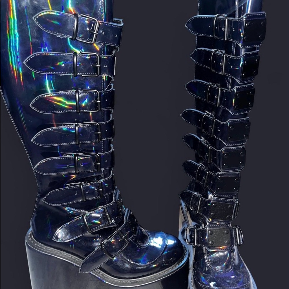 Demonia Holographic SWING-815